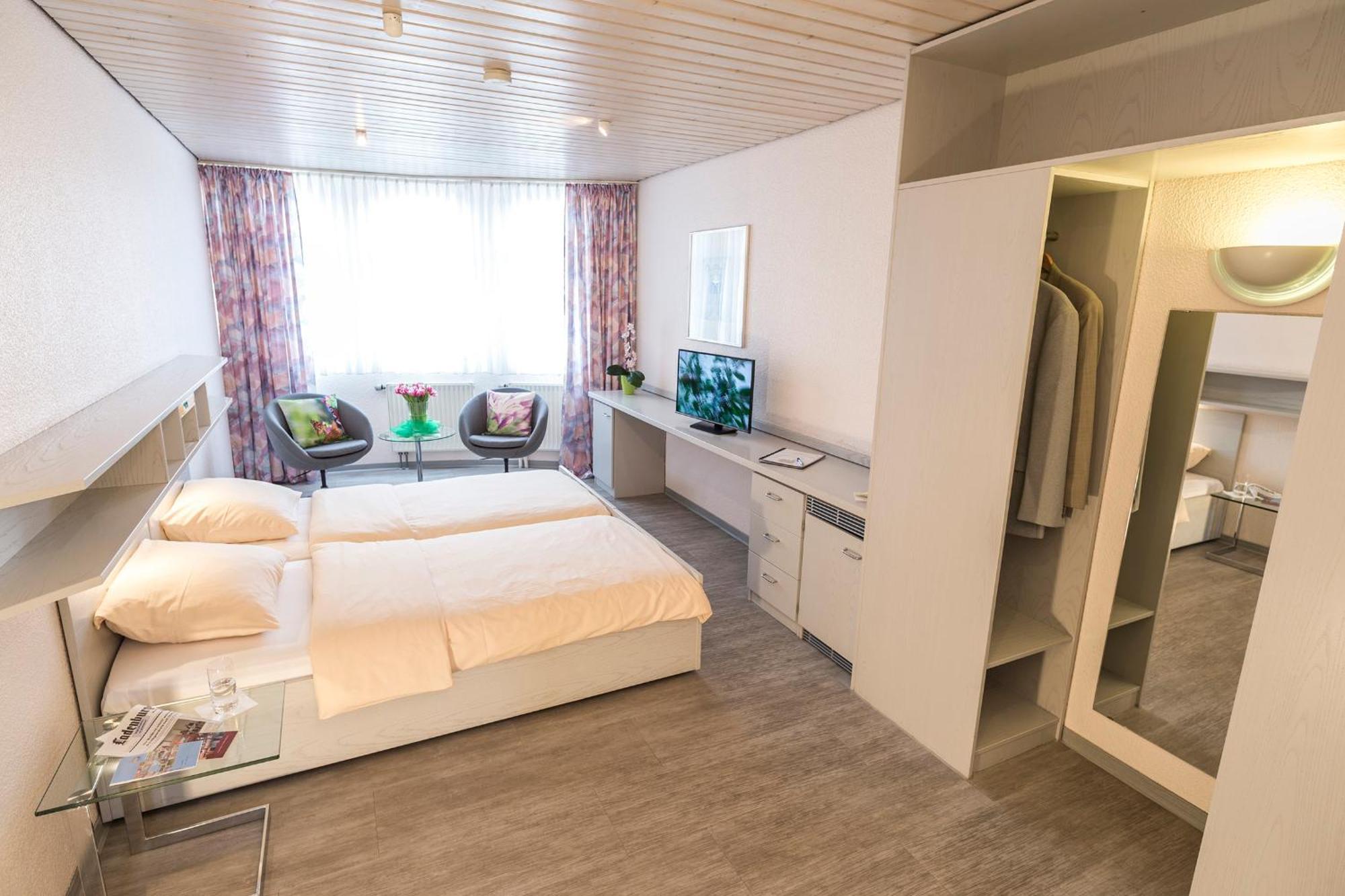 Hotel Cronberger Hof ラーデンブルク エクステリア 写真