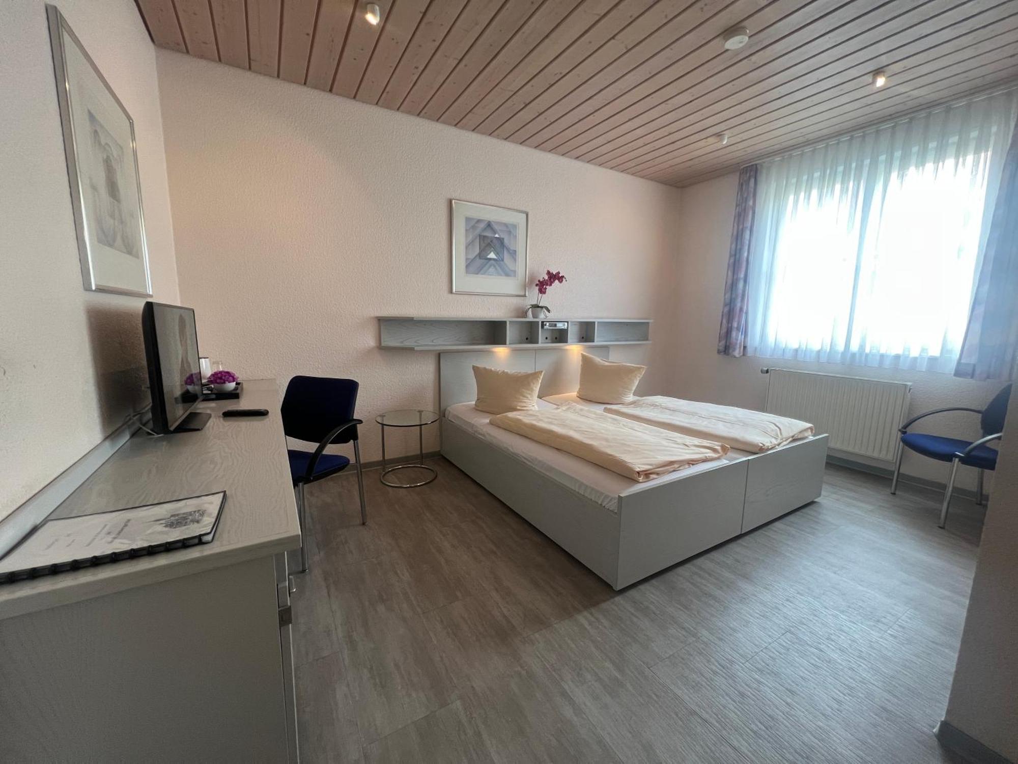 Hotel Cronberger Hof ラーデンブルク エクステリア 写真