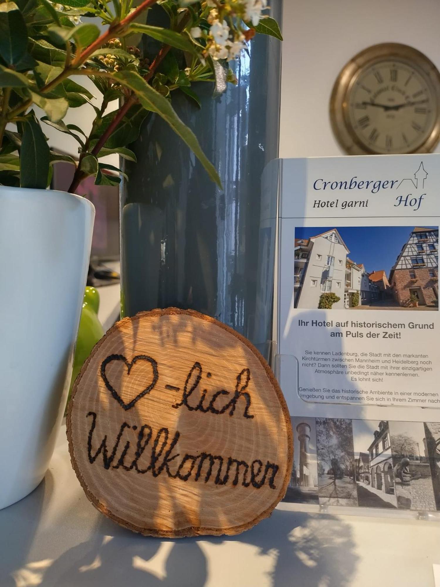 Hotel Cronberger Hof ラーデンブルク エクステリア 写真